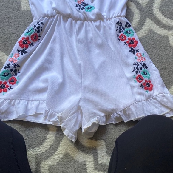 Floral romper - Picture 3 of 3